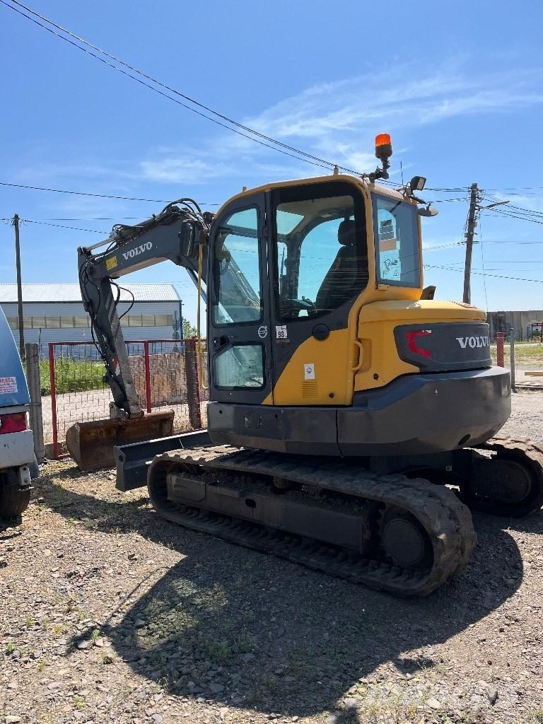 Volvo ECR88D Средни екскаватори 7т - 12т