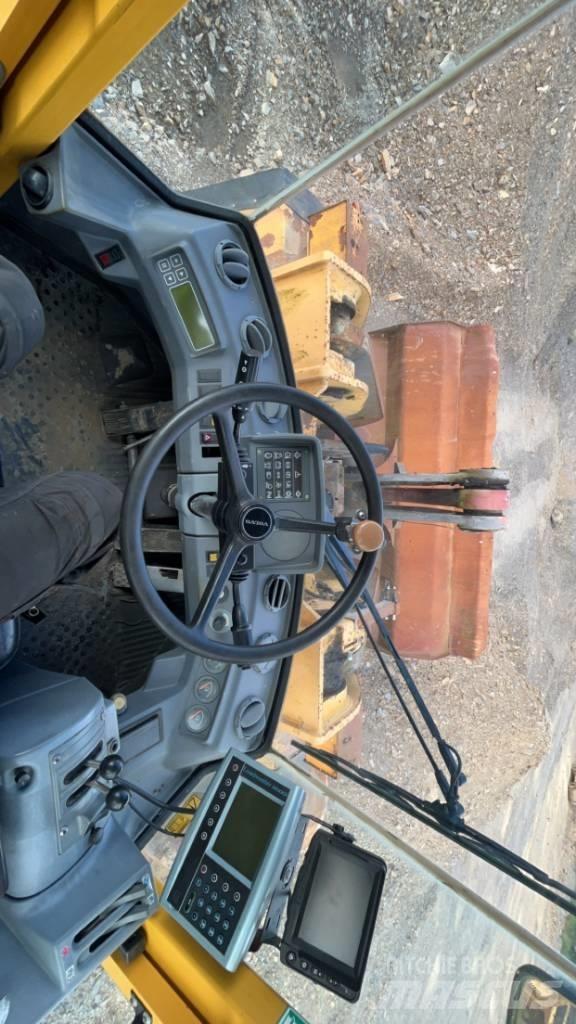 Volvo L 180 C Колесни товарачи
