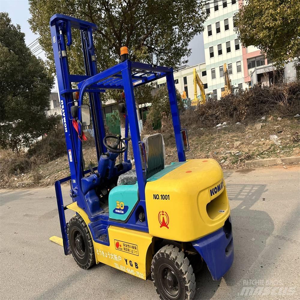 Komatsu FD30-14 Дизелови камиони