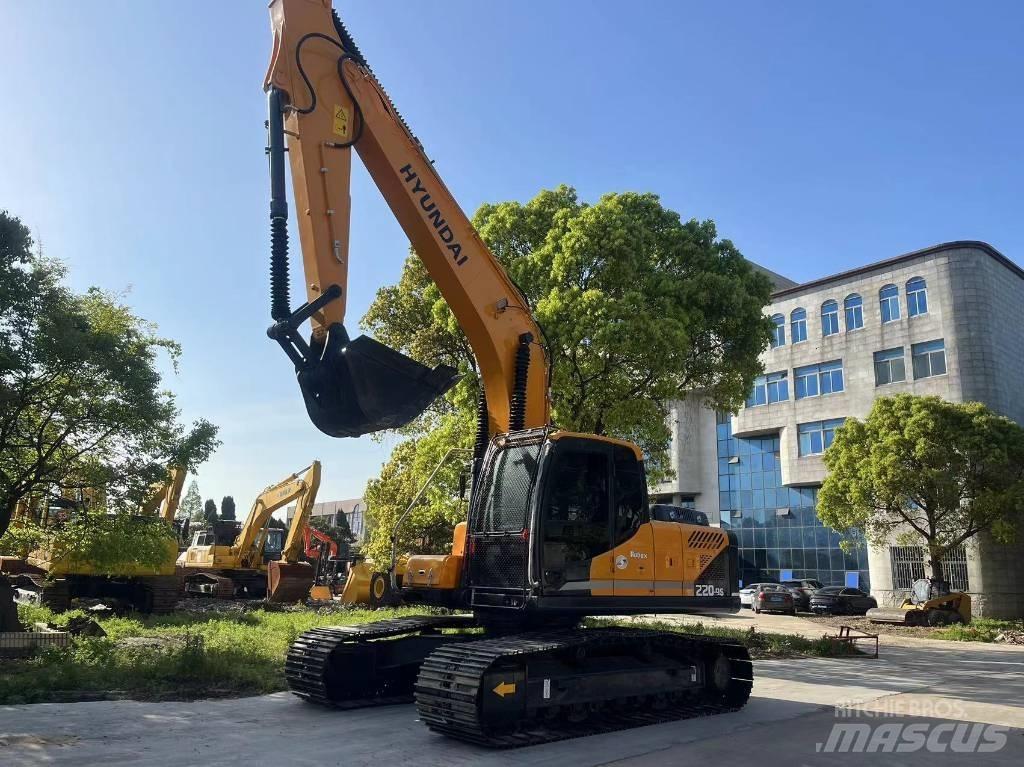 Hyundai R220-9S Колесни екскаватори