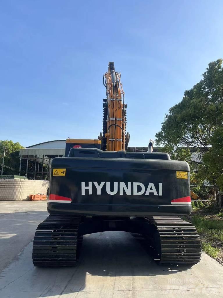Hyundai R220-9S Колесни екскаватори