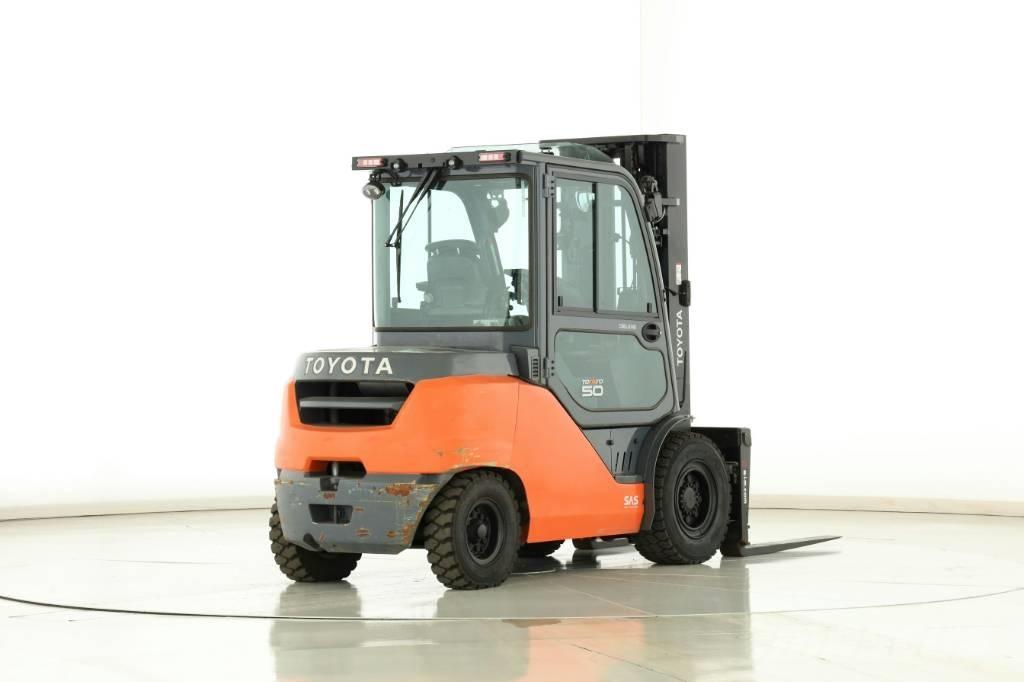 Toyota 40-8 FD45 N Дизелови камиони