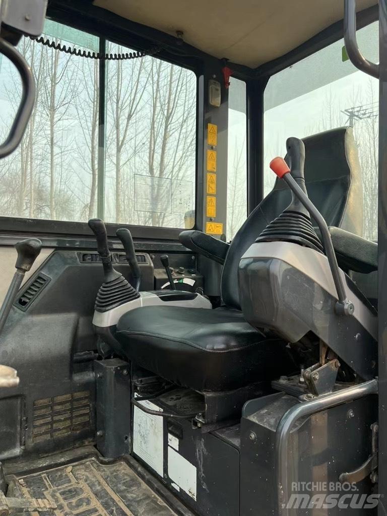 Komatsu PC58 Средни екскаватори 7т - 12т