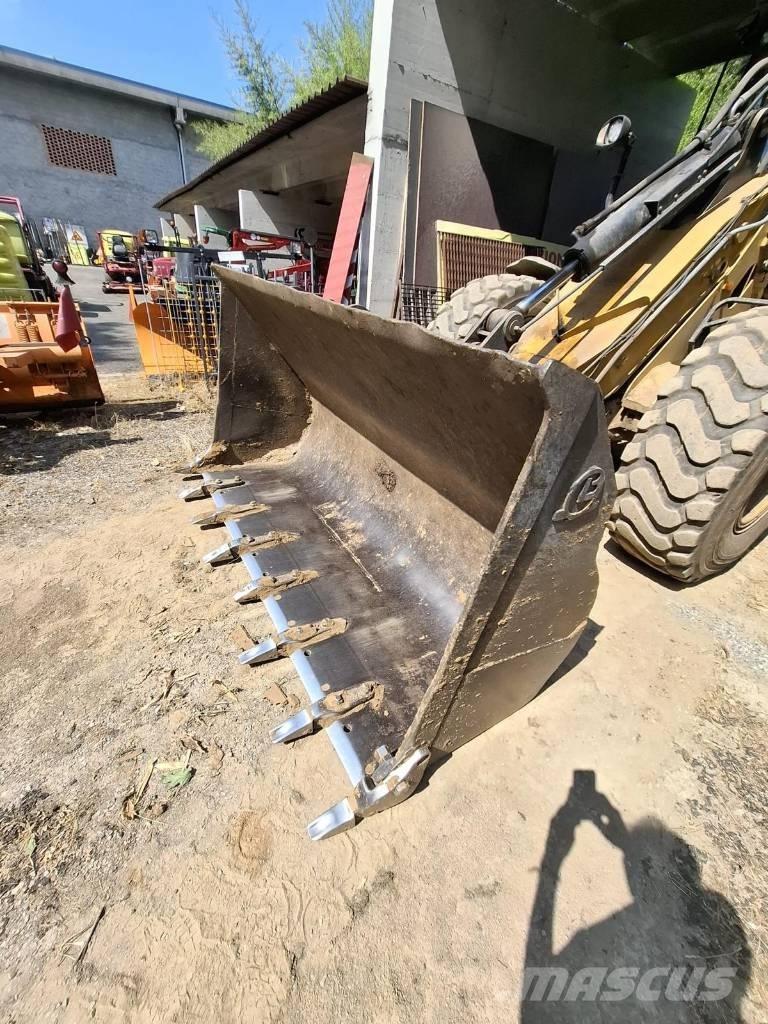 CAT 930 G Колесни товарачи