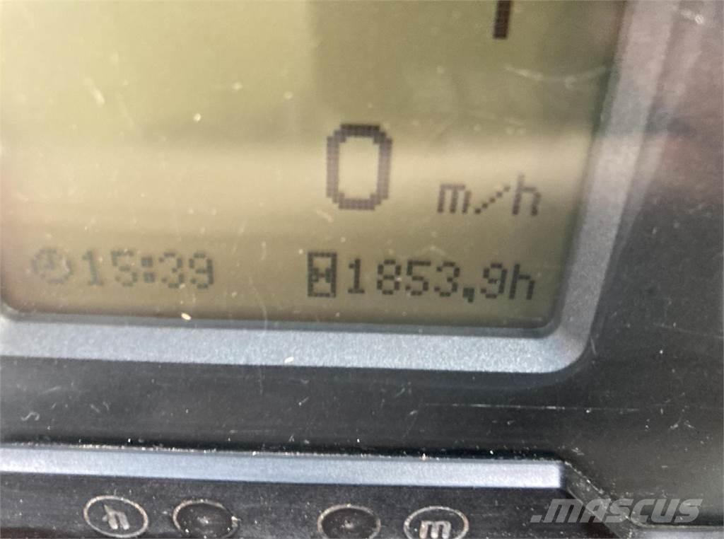 John Deere 6820 Трактори