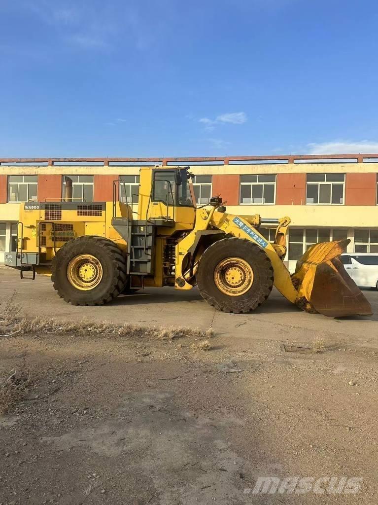 Komatsu WA 600-6 Колесни товарачи