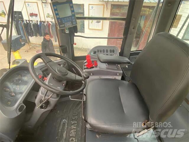 Komatsu WA380-6 Товарач със заден ексватор