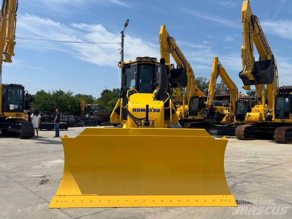 Komatsu D61EX-24E0 Верижни булдозери
