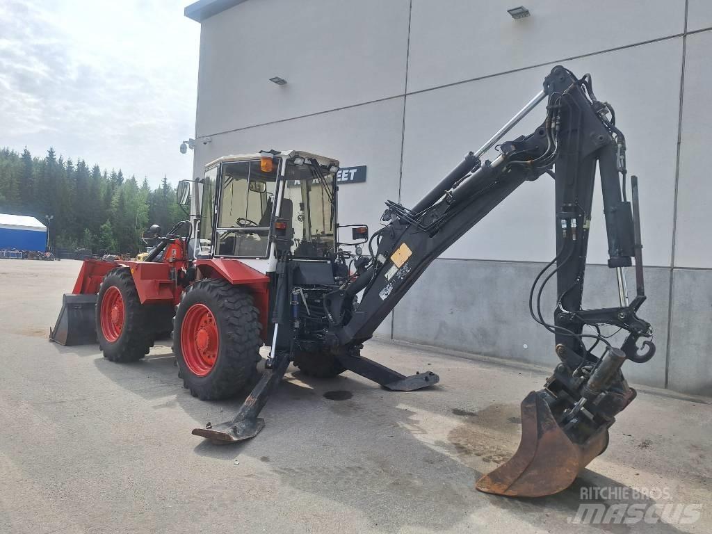 Huddig 760 Товарач със заден ексватор