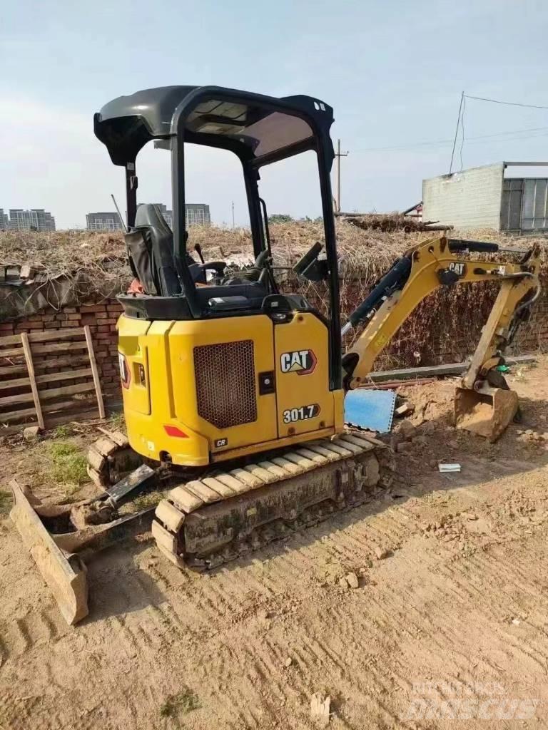 CAT 301.7 Мини екскаватори < 7 т