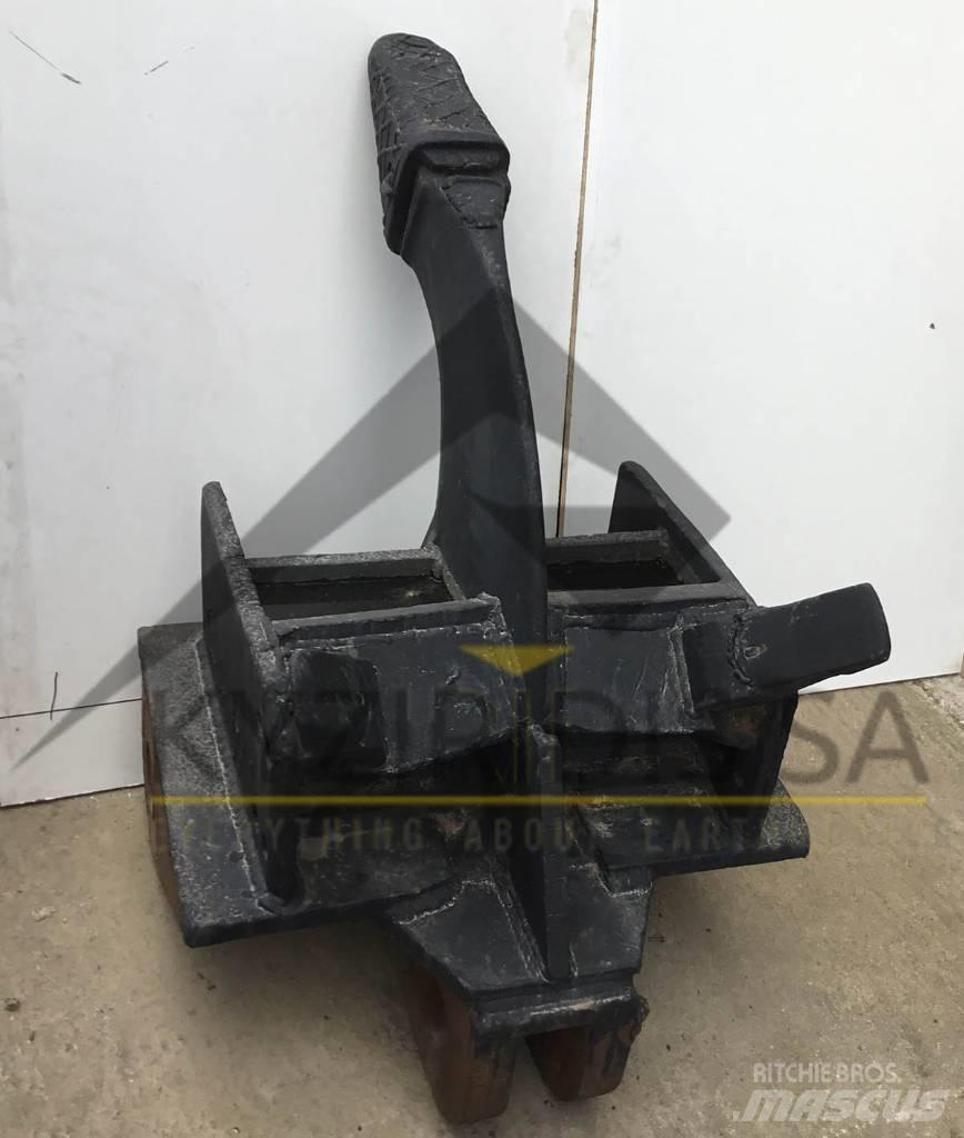 Liebherr R 942 Скарификатор