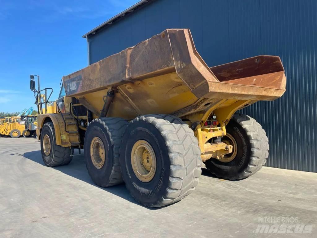 CAT 740B Дъмпери/моторни превозни средства