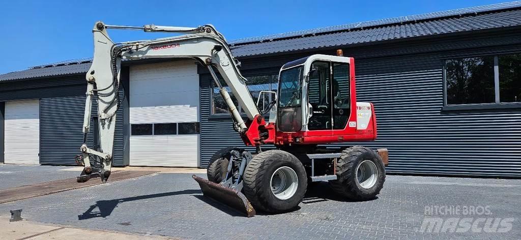Takeuchi TB070 W Средни екскаватори 7т - 12т
