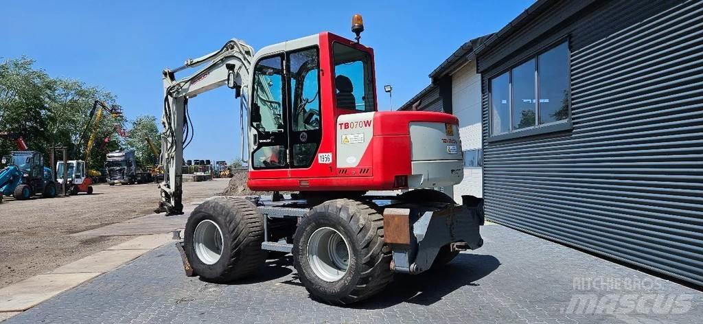 Takeuchi TB070 W Средни екскаватори 7т - 12т