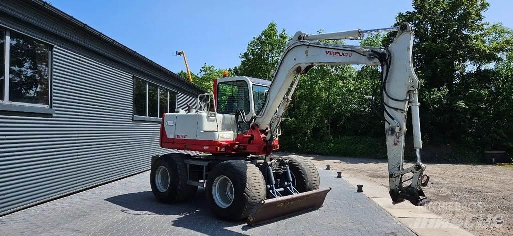 Takeuchi TB070 W Средни екскаватори 7т - 12т