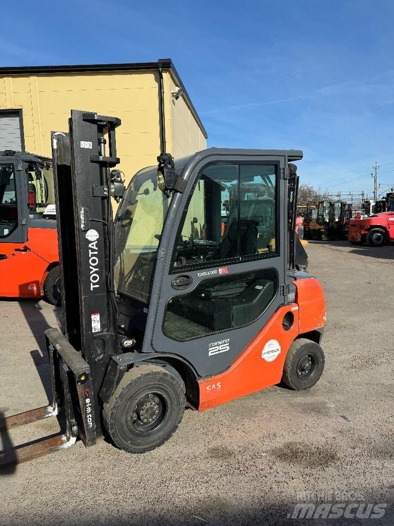 Toyota 52-8FDF25 Дизелови камиони