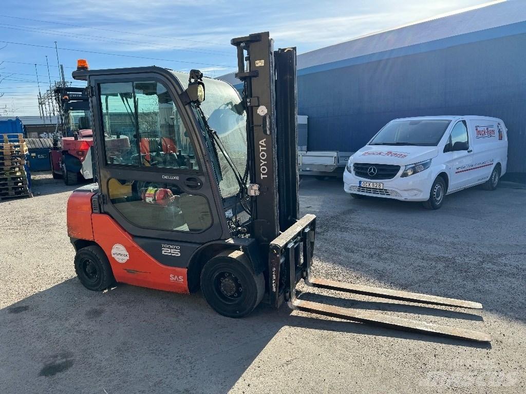 Toyota 52-8FDF25 Дизелови камиони