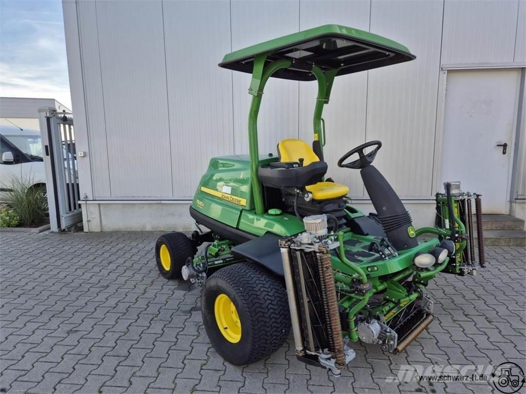 John Deere 7500A Колички за голф