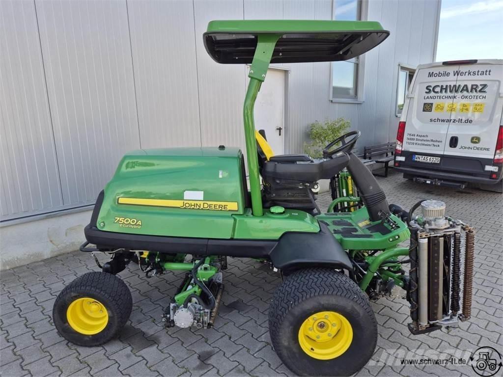 John Deere 7500A Колички за голф