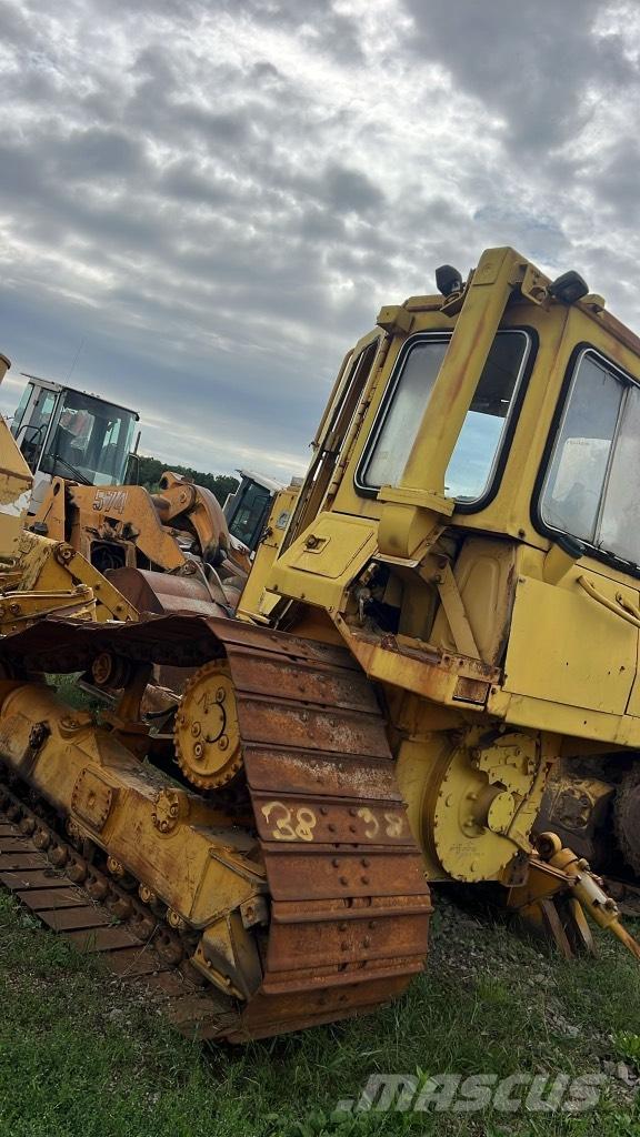 CAT D 4 H Оси
