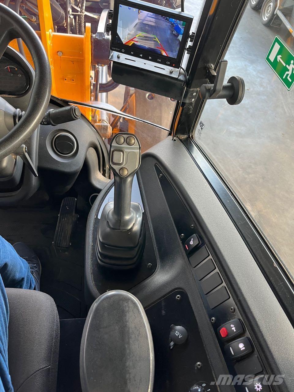 JCB 409 Agri Колесни товарачи