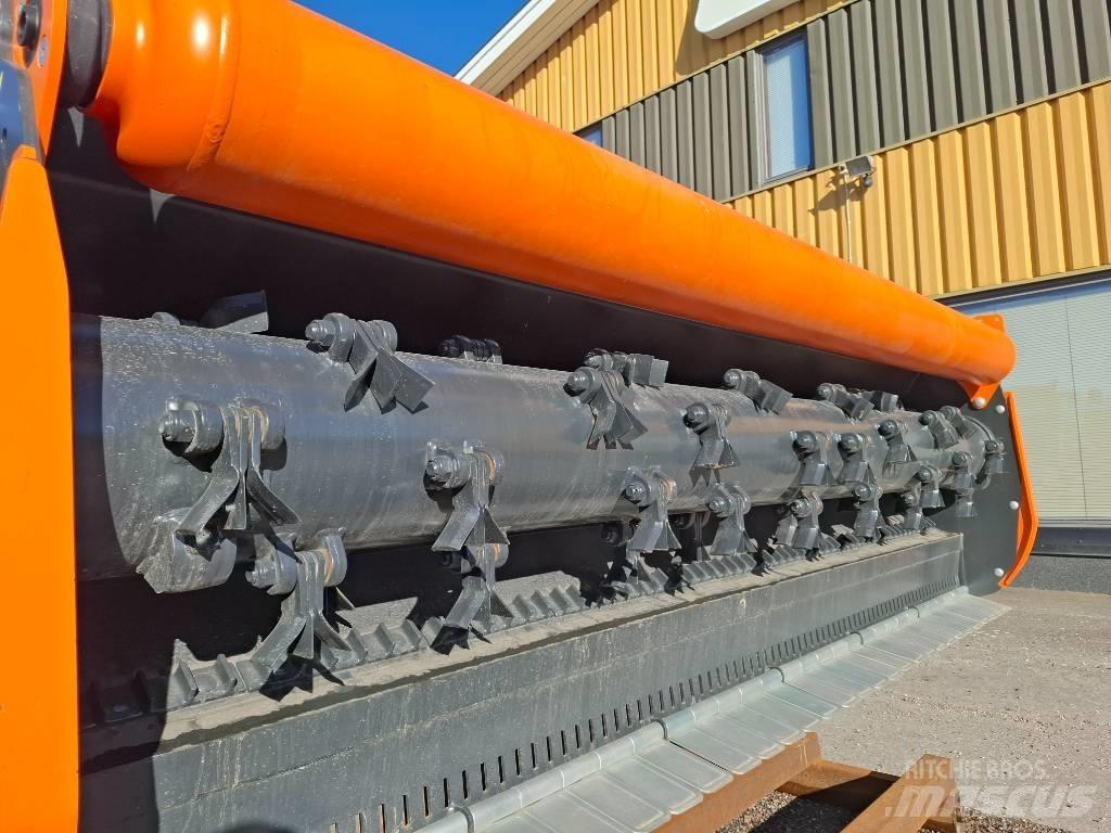 TMC Cancela THN-320D Стъблорезачки