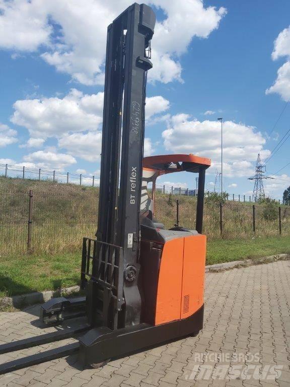 BT RR E 160 Ретрак/ Високоповдигач с изместване на вилката напред