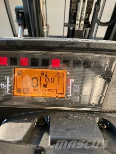 Mitsubishi FD25N3 Дизелови камиони