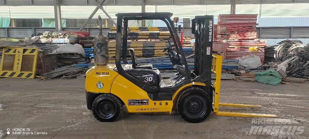 Komatsu FD 30 T-14 Дизелови камиони