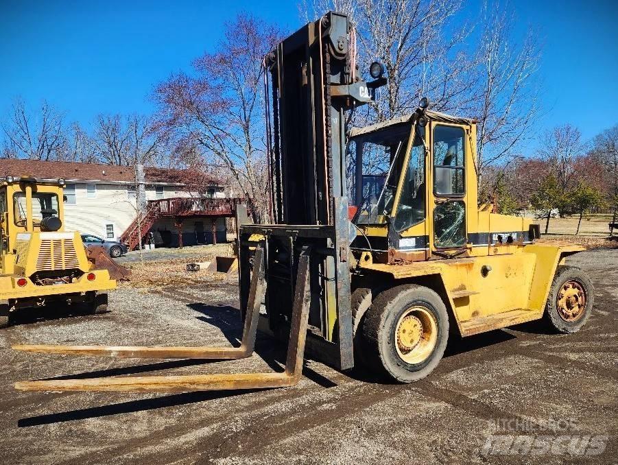 CAT V 330 C Кари товарачи на контейнери