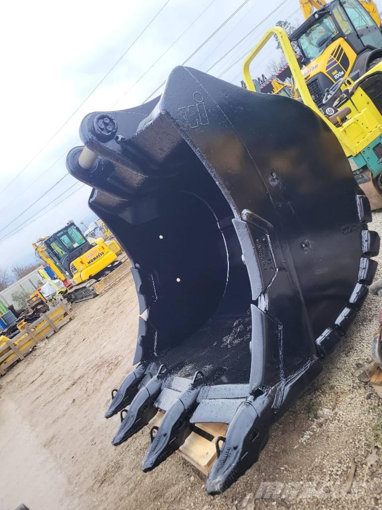 Komatsu Winkelbauer Товарачи със заден ескаватор