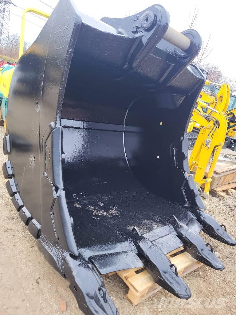 Komatsu Winkelbauer Товарачи със заден ескаватор