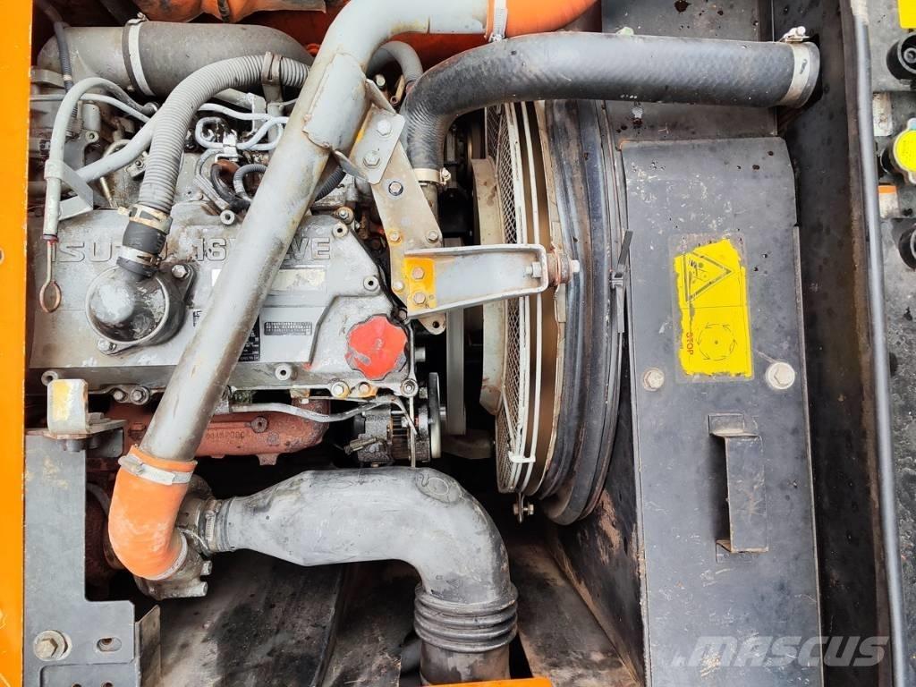 Hitachi ZX 210 W-3 Колесни екскаватори