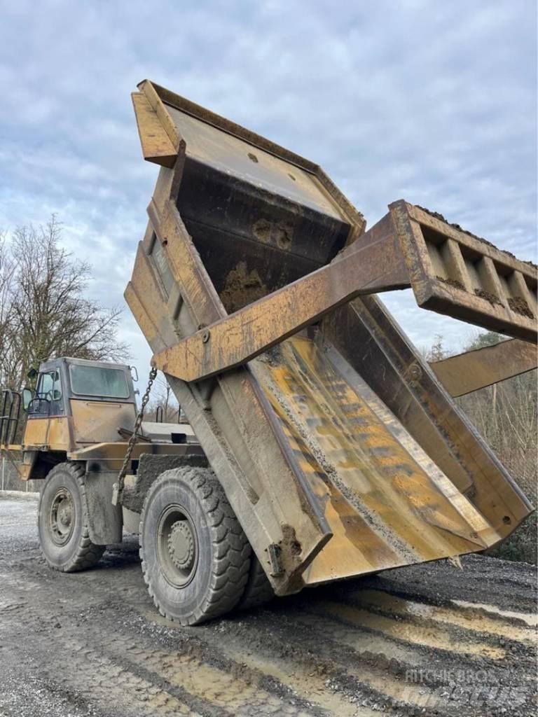 CAT 769 D Твърди самосвали
