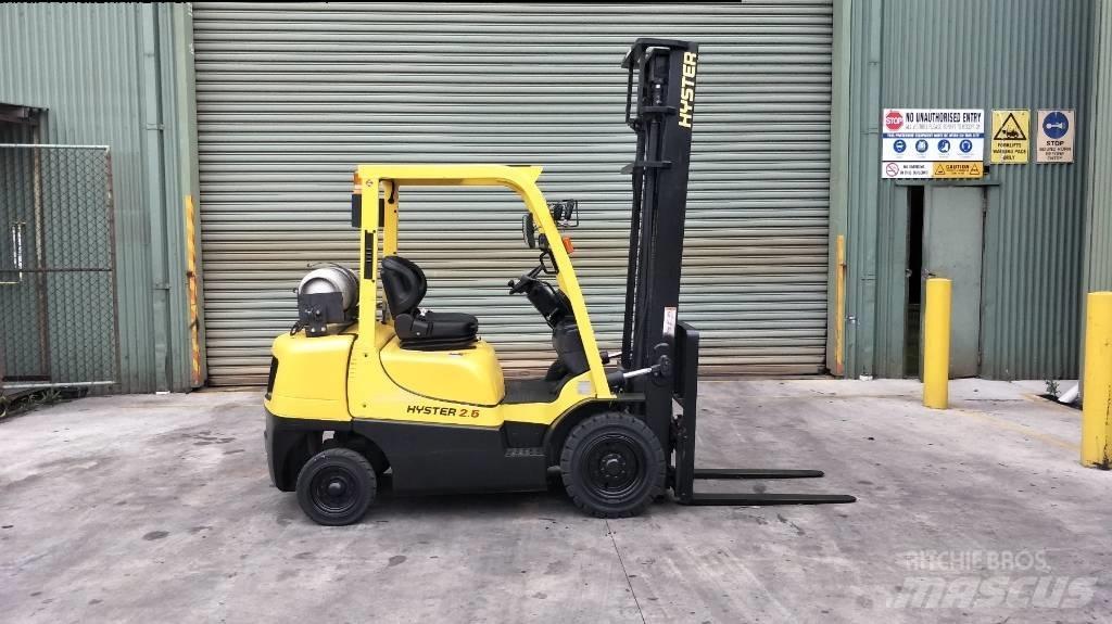 Hyster H2.5XT Камиони с АГУ
