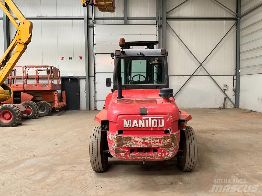 Manitou MC 40 Камиони за херавни местности