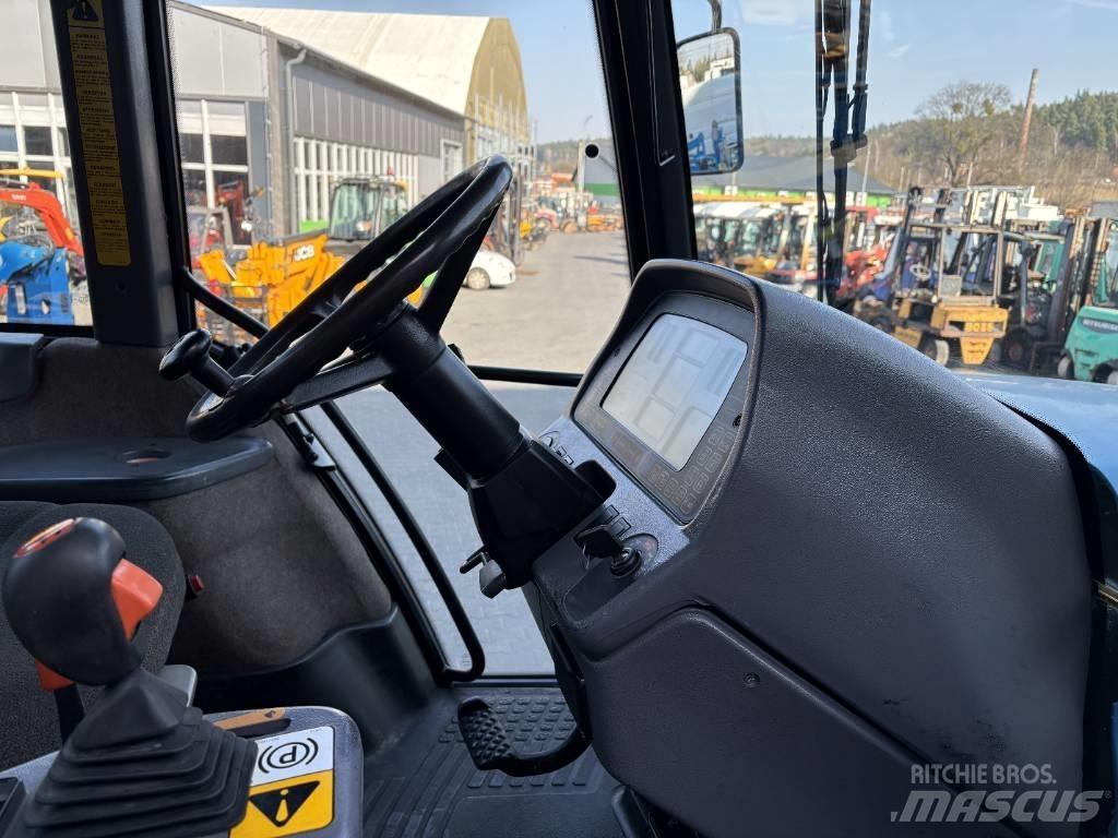 New Holland 8870 Трактори