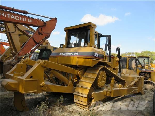CAT D 6 R Верижни булдозери
