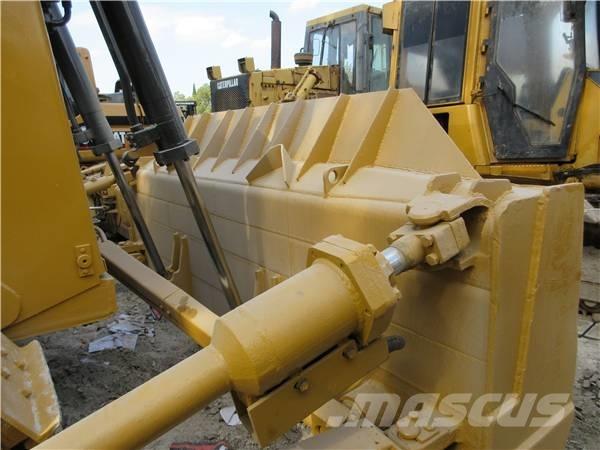 CAT D 6 R Верижни булдозери
