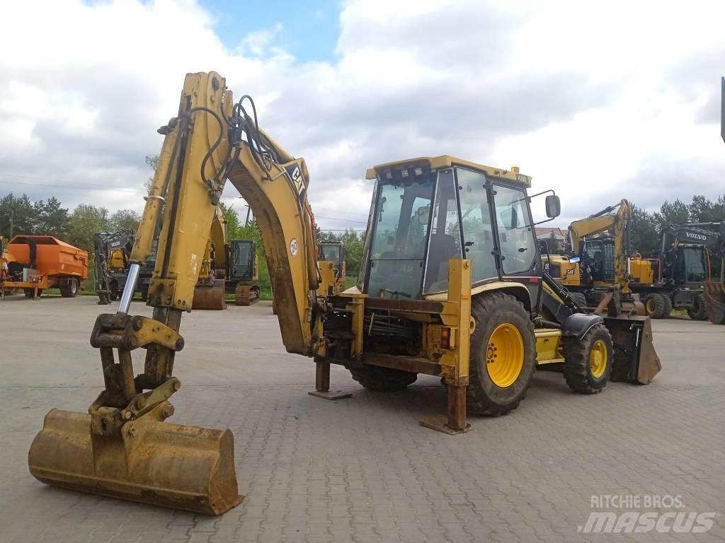 CAT 428 D Товарач със заден ексватор