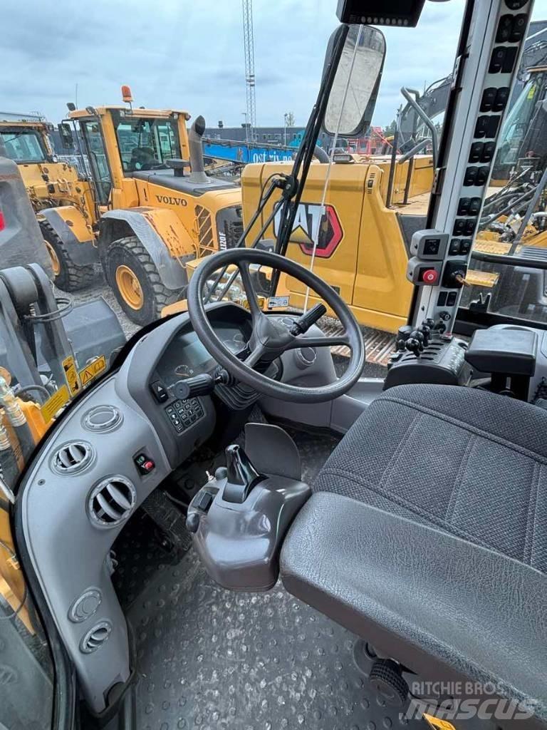 Volvo L90G Колесни товарачи