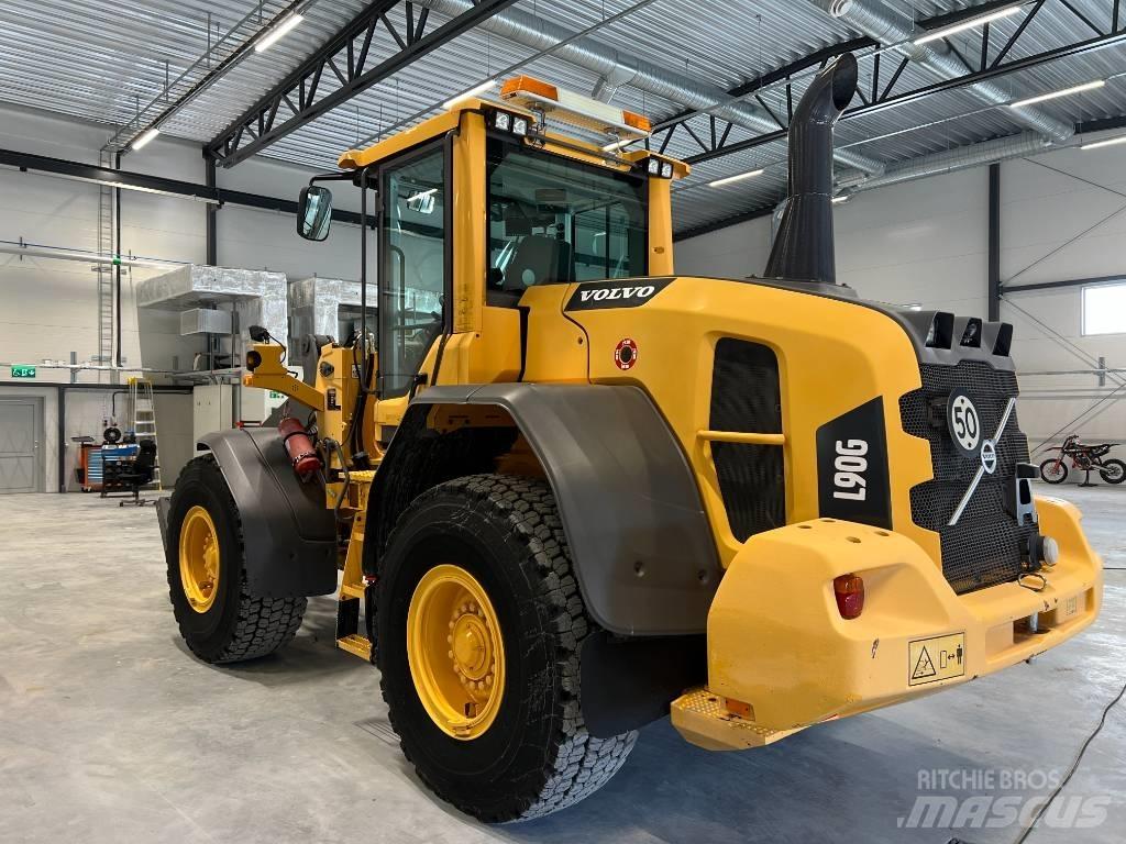 Volvo L90G Колесни товарачи