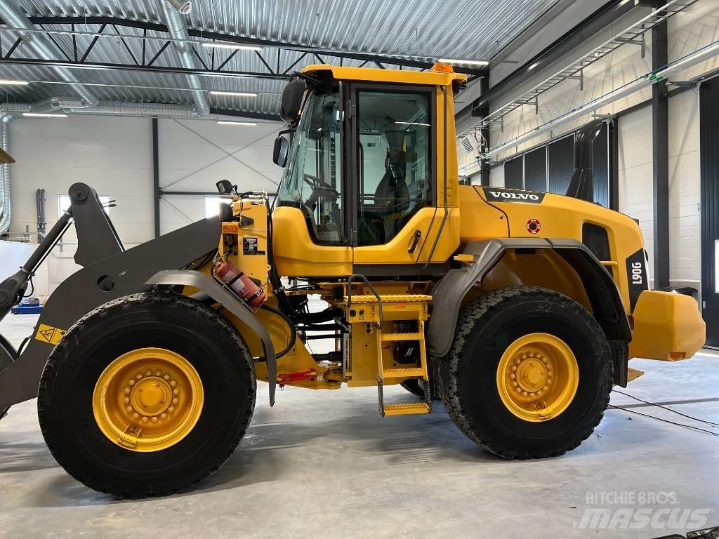 Volvo L90G Колесни товарачи