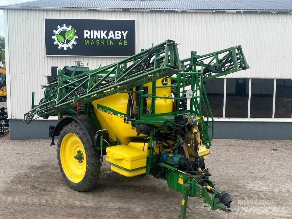 John Deere 832 TF Прикачни пръскачки
