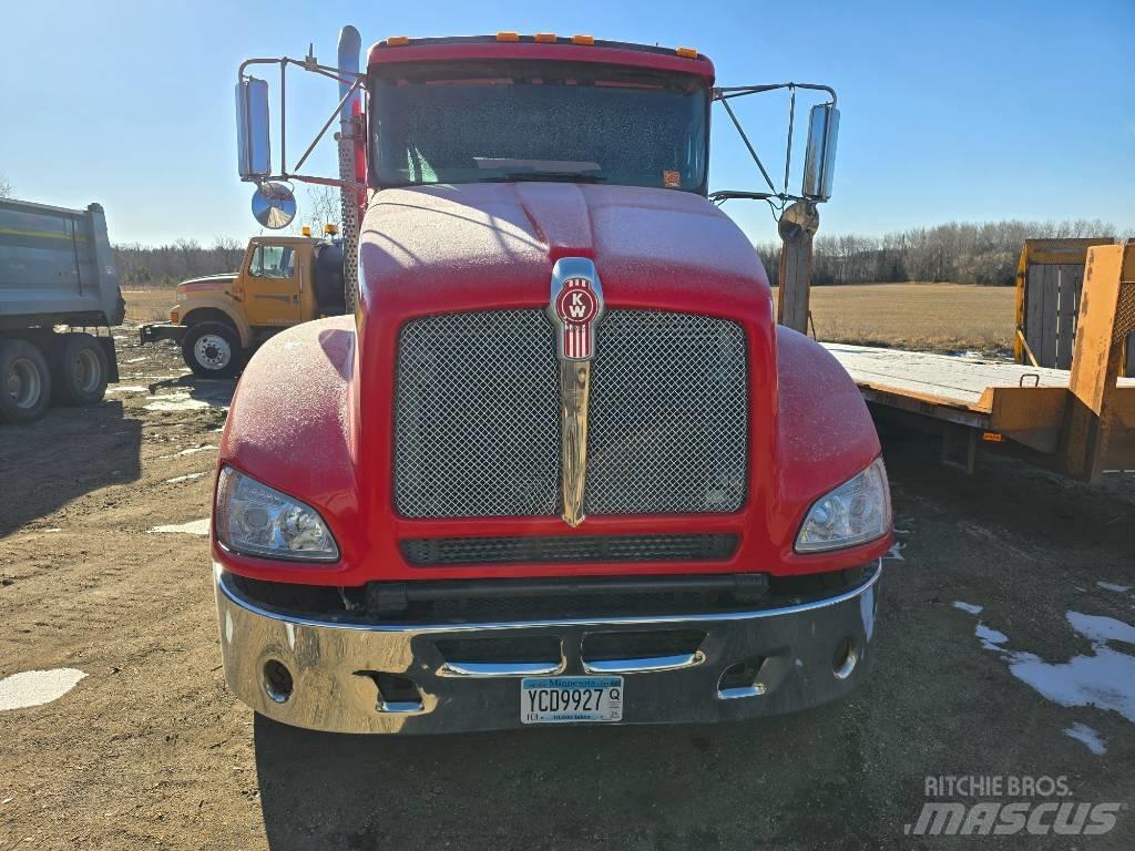 Kenworth T 440 Самосвал