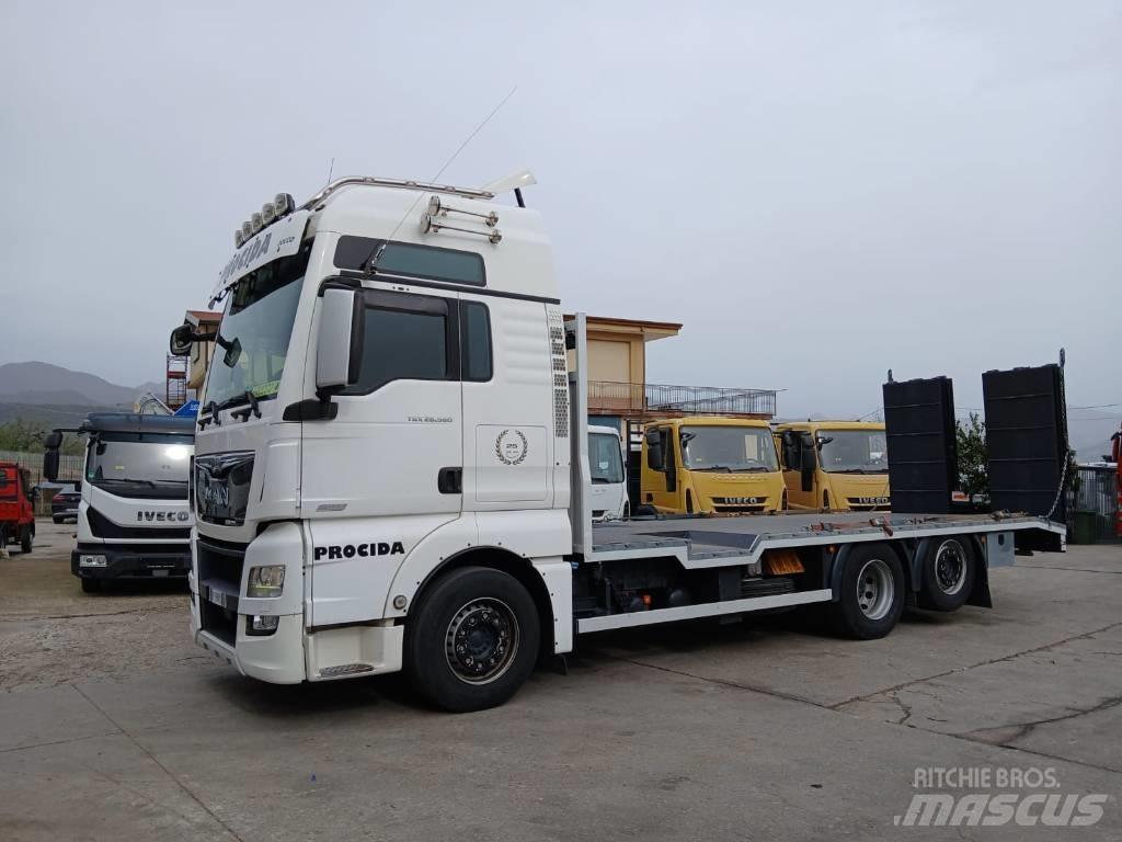 MAN TGX 26.560 Бордови камион / автолебедка