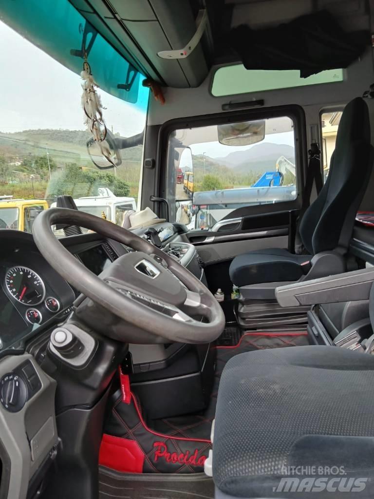 MAN TGX 26.560 Бордови камион / автолебедка