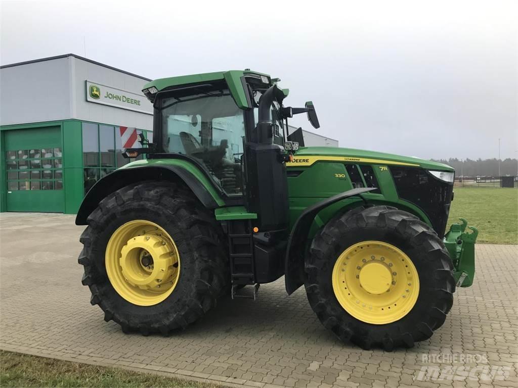 John Deere 7R 330 Трактори