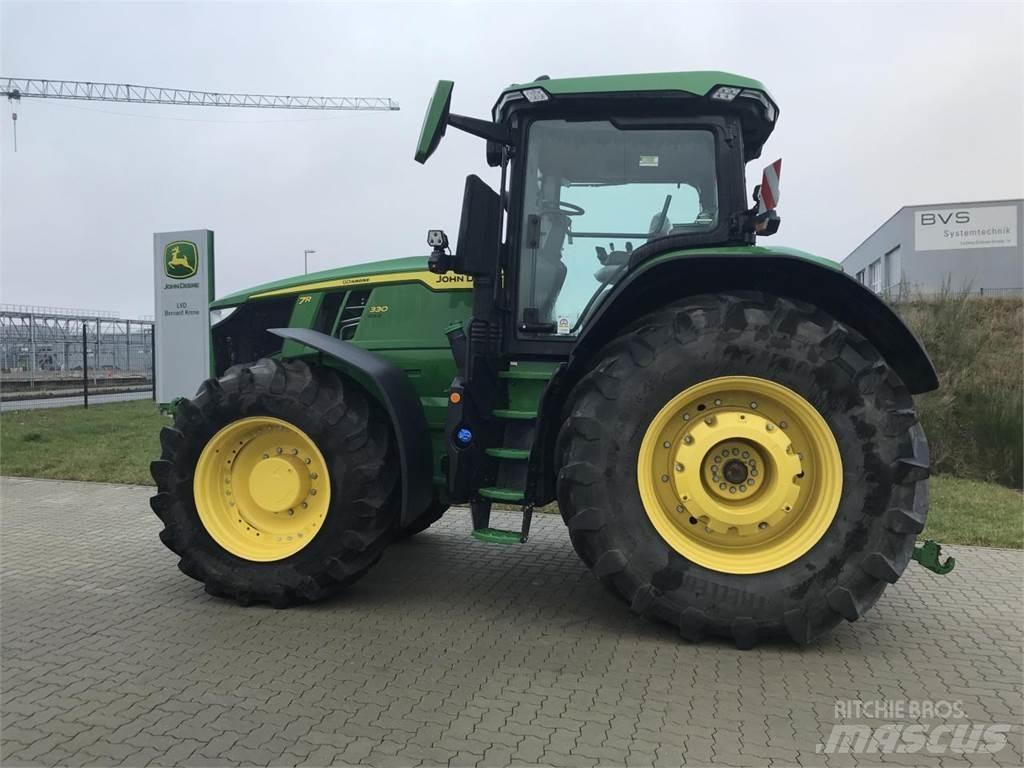 John Deere 7R 330 Трактори