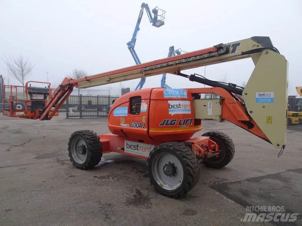 JLG 600AJ Съчленени стрелови подемници